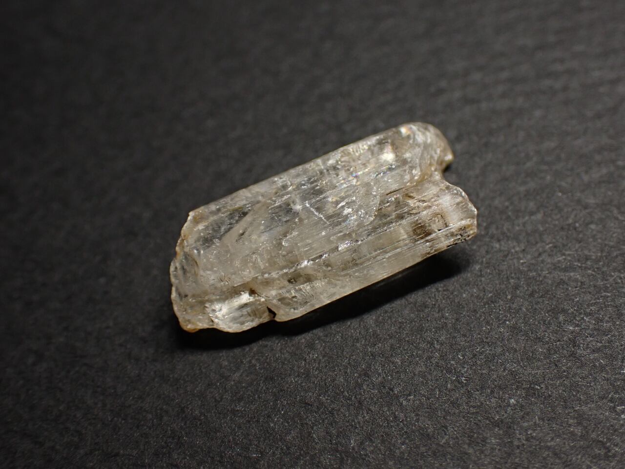 インド産 スコレサイト/Scolecite 原石 A-SCO005 | 鉱物・天然石のお店