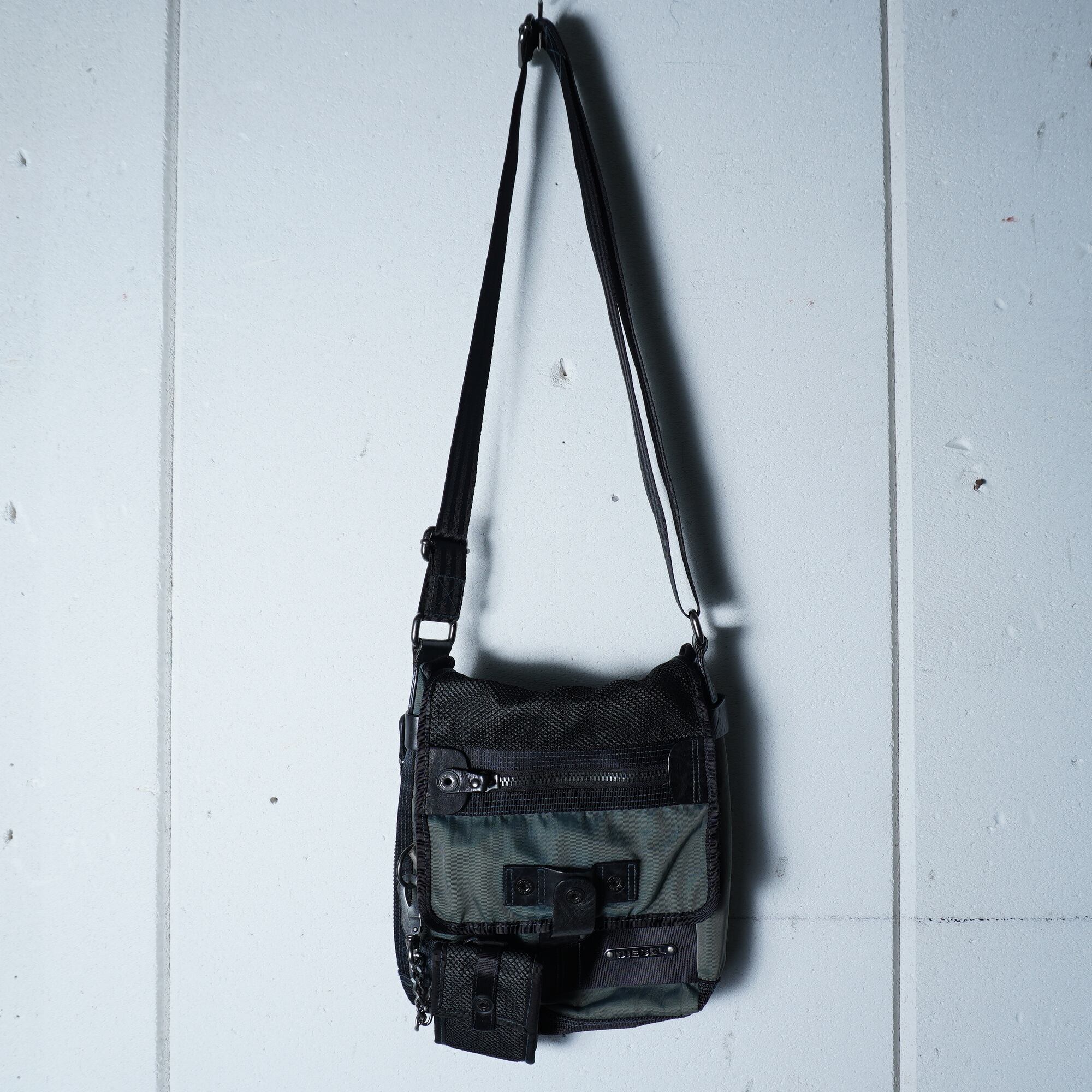 DIESEL ディーゼル ショルダーバッグ メッセンジャーバッグ Y2K DIESEL メッセンジャーバッグ ディーゼル ショルダーバッグ y2k diesel