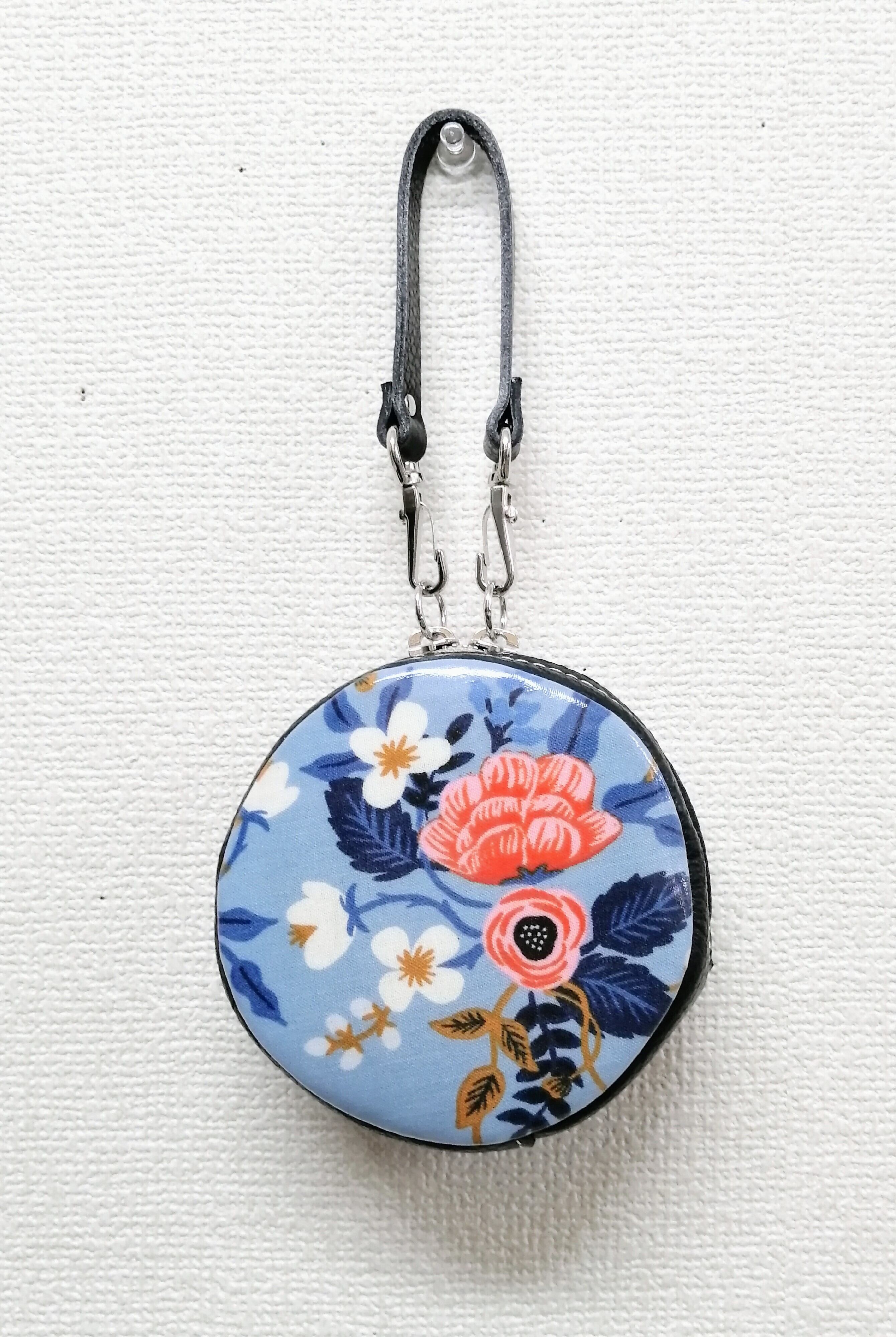 完成品 マカロンポーチ 】「ブルーフラワー (A)」 | YAZZIE TAISE