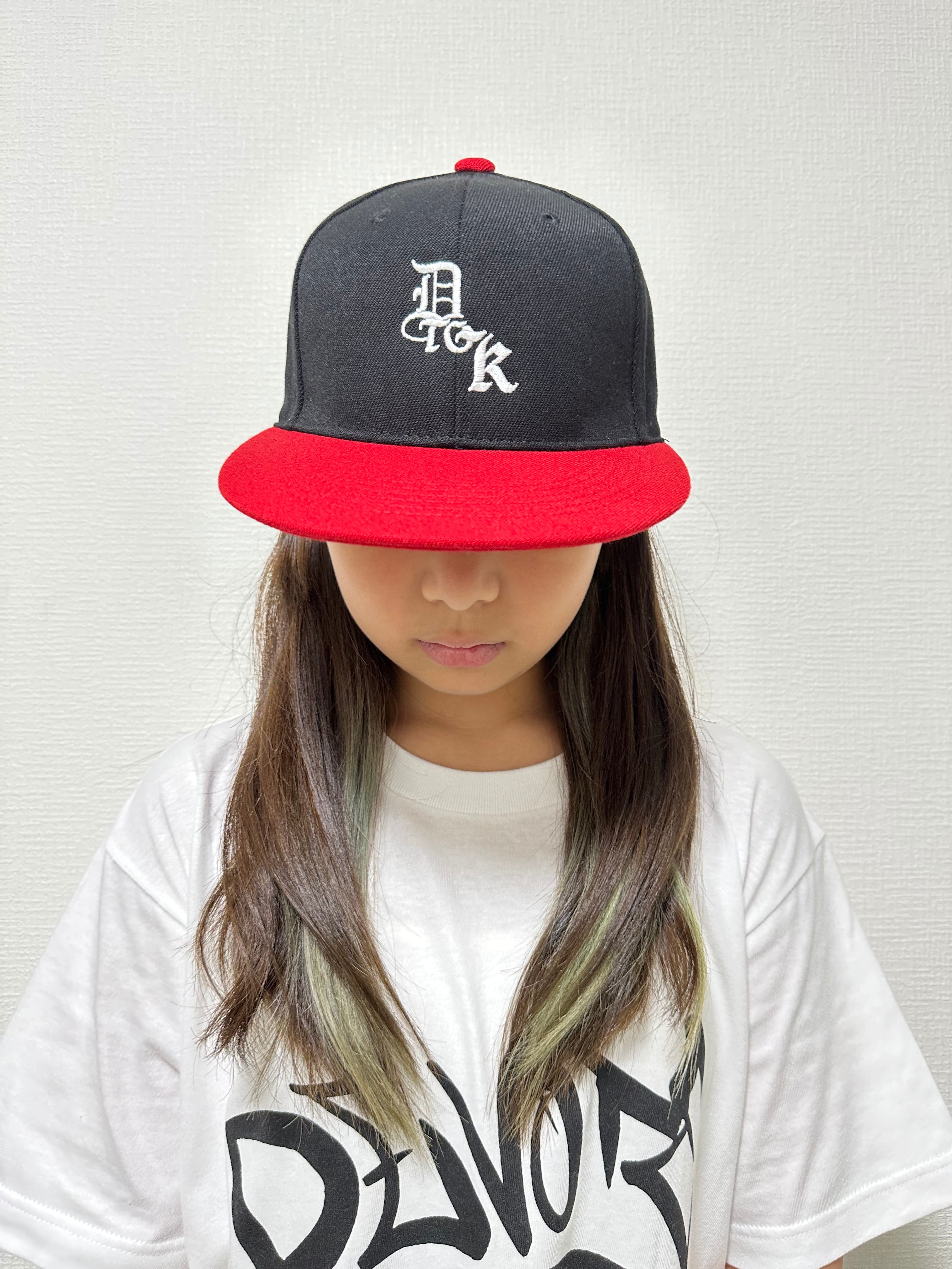 DEVOTE TO KIDS フラットバイザーキャップ 赤/黒 | DtoK ~DEVOTE TO KIDS~