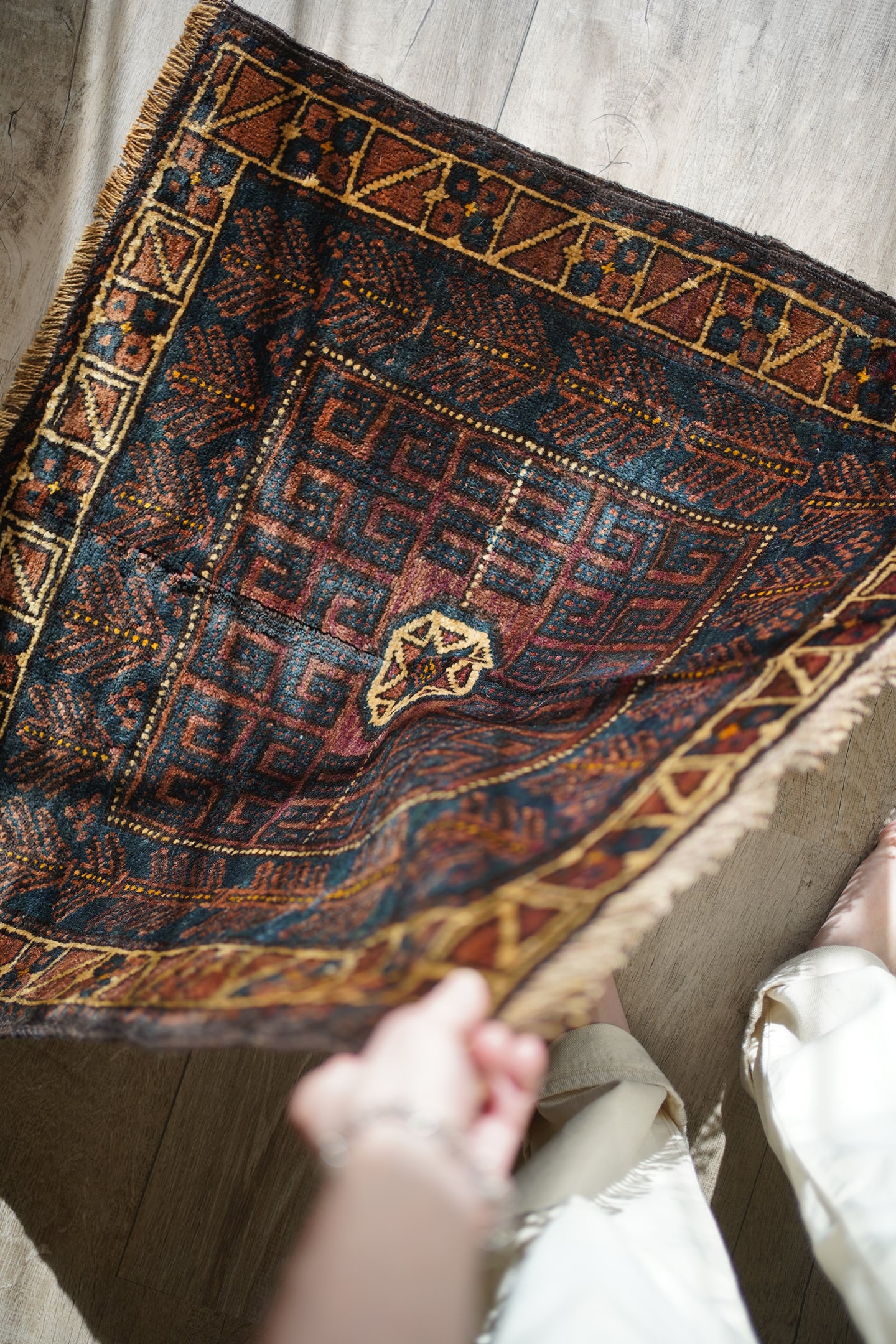 184】Vintage Afghan Baluch rug 1970's - 1980's | ヴィンテージラグ