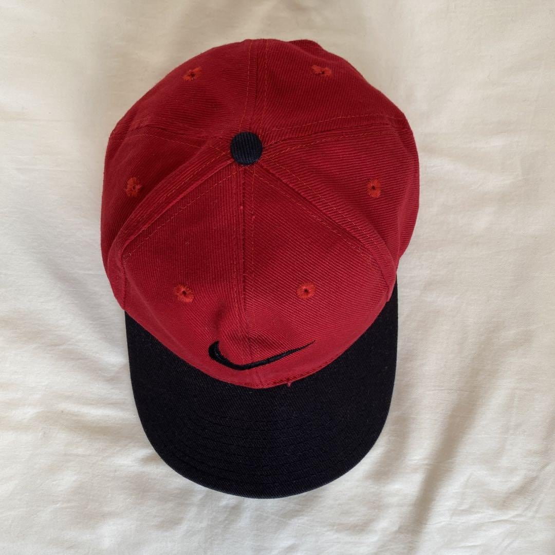 NIKE ナイキ ロゴ刺繍 90s キャップ 帽子 白タグ 赤 黒 10684 NIKE ナイキ ロゴ刺繍 90s キャップ 帽子 白タグ 赤 黒 10684