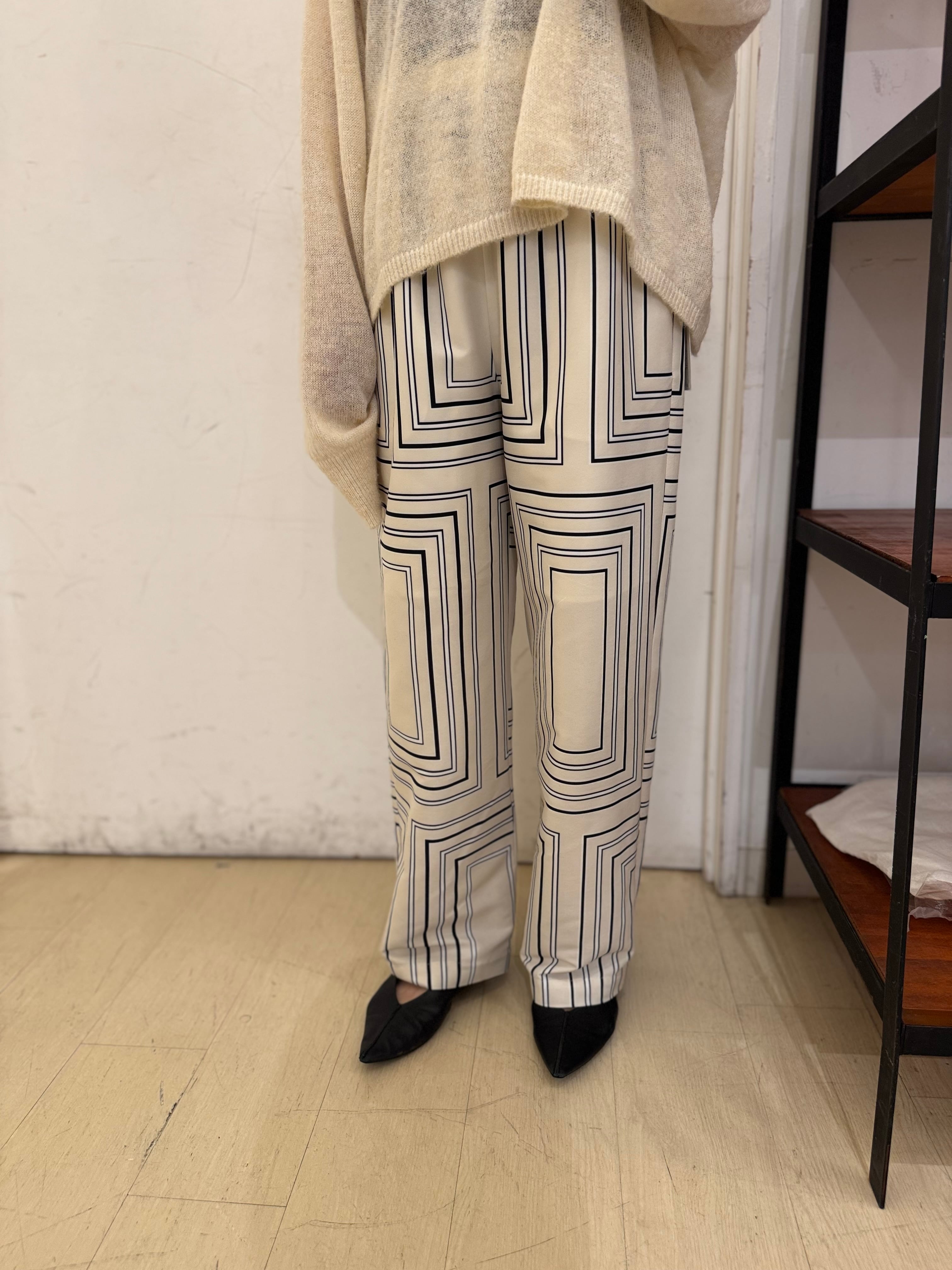 【CHIGNON】3454-026MK オリジナルスクエアパネル柄パンツ