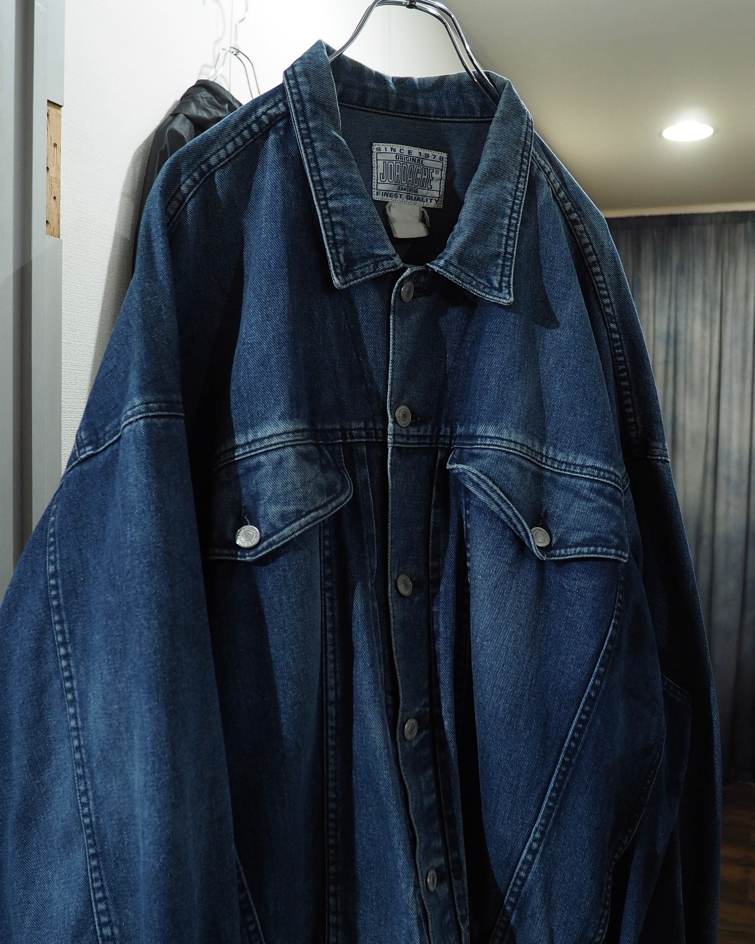 1990s " JORDACHE " Beautiful Fade Indigo Blue × Over silhouette vintage Denim Tracker jacket