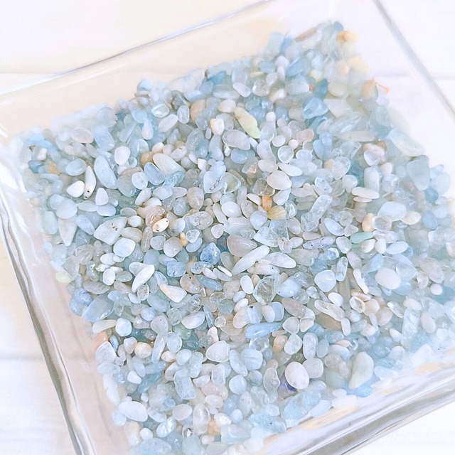 アクアマリン (30g) さらさら極小タイプ 藍玉 ベリル 緑柱石 天然石さざれ石 穴無しチップ