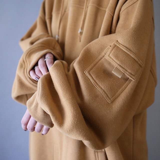 super over silhouette sleeve pocket design sweat parka