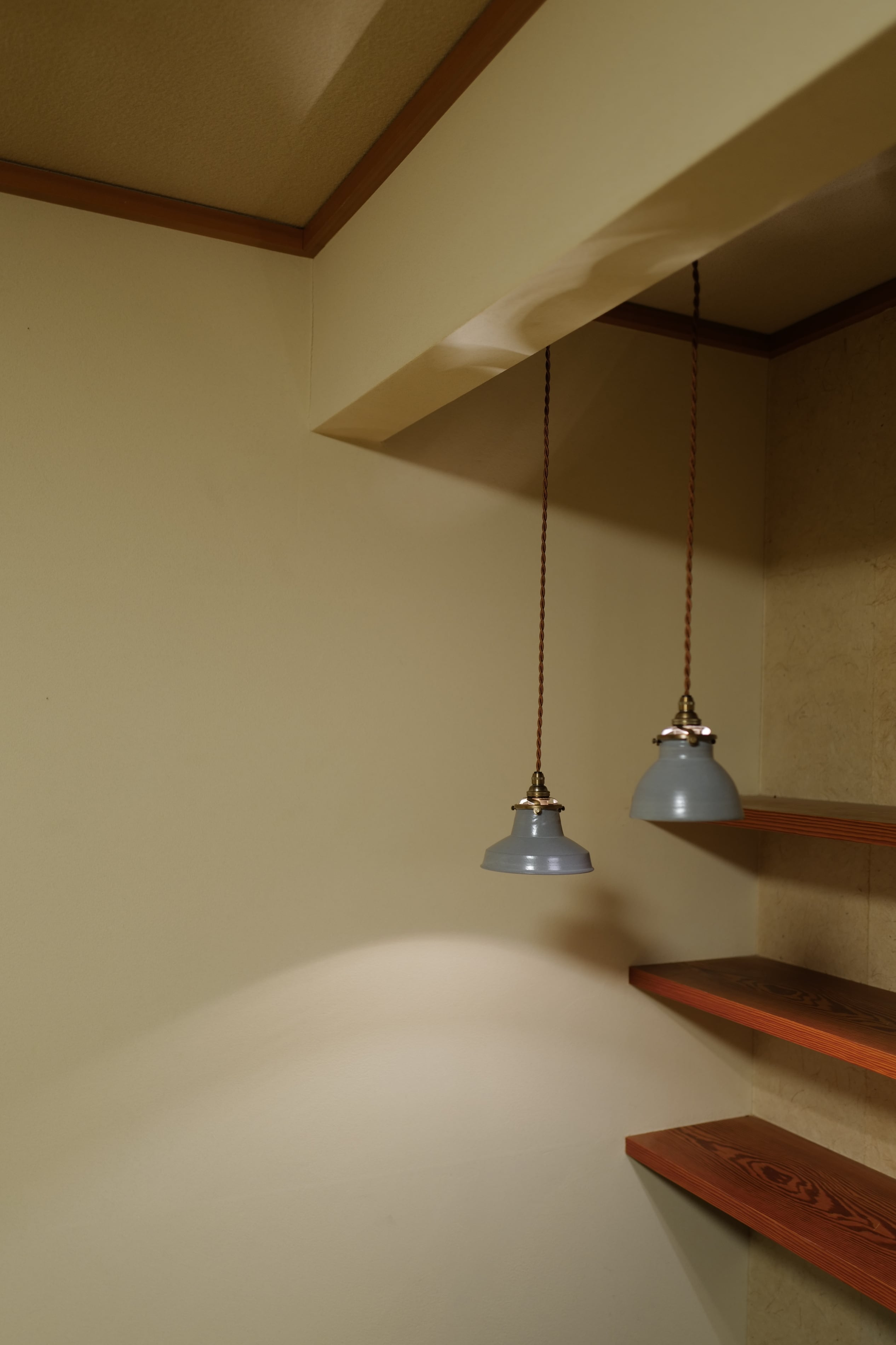 伊藤環 36. gris業務型ランプシェード | 陶屋なづな