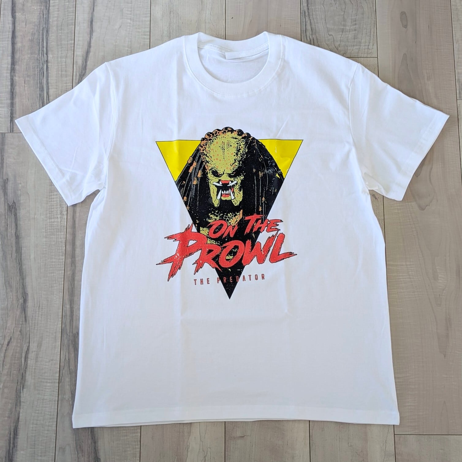 【 The Predator ( プレデター ) 】『 ON THE PROWL 』Tシャツ / 映画Tシャツ / 80'90' MOVIE / Tシャツ〚アメリカン雑貨 アメトイ〛