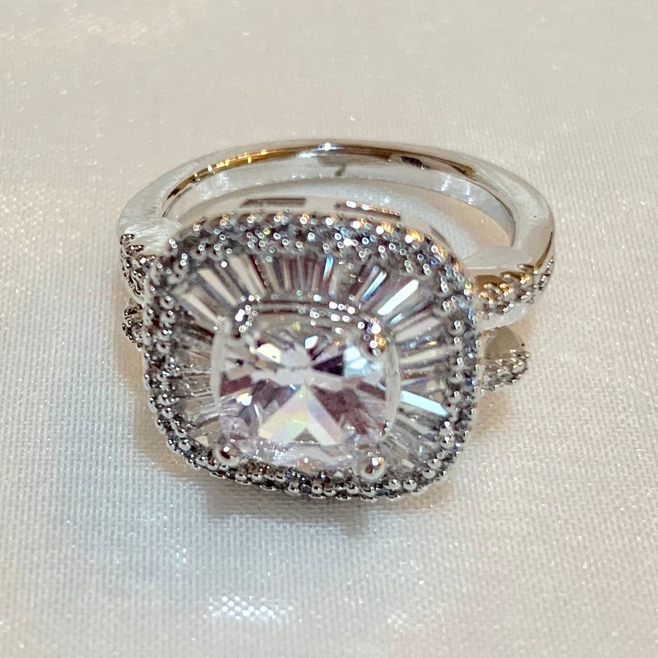 キラキラスクエアリング