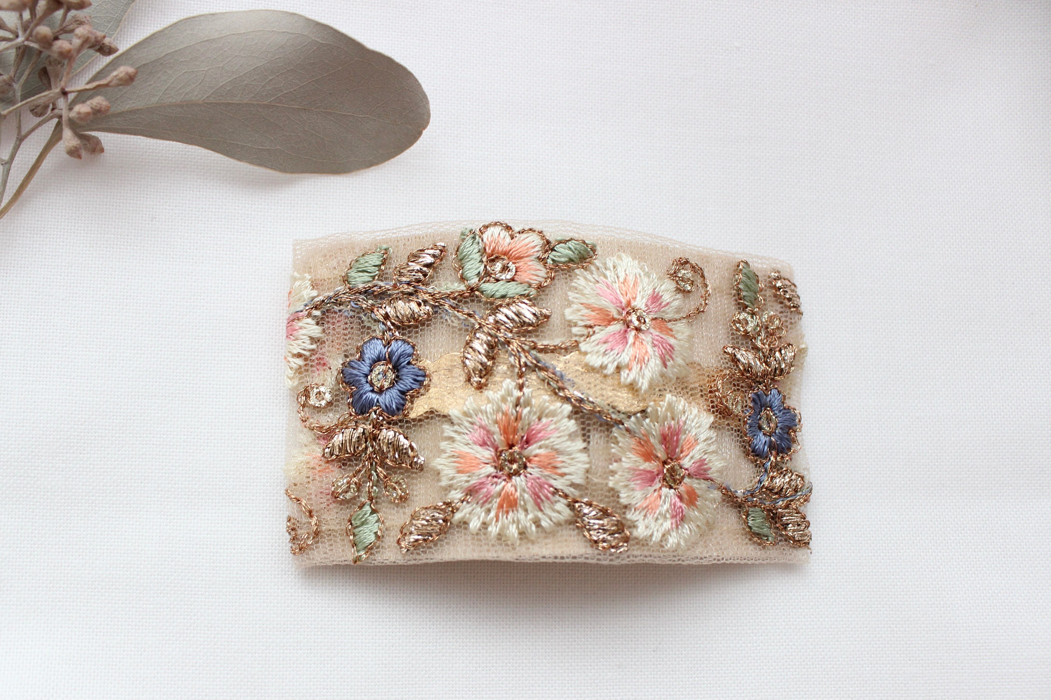 ピンク ブルー 花柄 刺繍リボン ポニーフック ヘアカフス 髪飾り インド刺繍 ヘアアクセサリー 花made