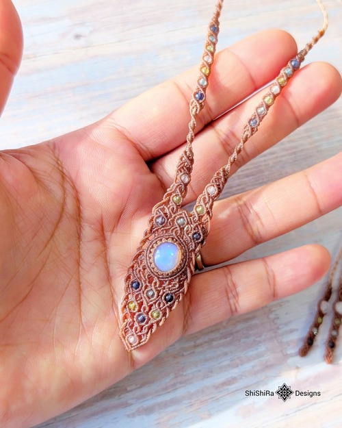 Petit Pendant / Ethiopian Opal