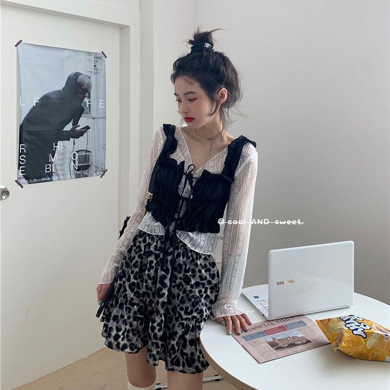 ヨーロピアンスタイルのファッションスーツの女性の夏の白いレースのブラウス2020新しい長袖のスリングツーピーススーツ ブラックストロベリース13696852969