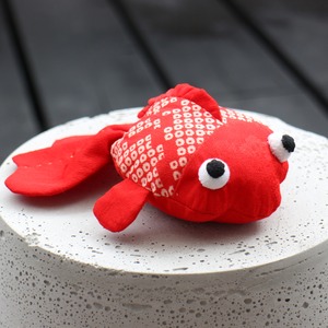 金魚 / 赤