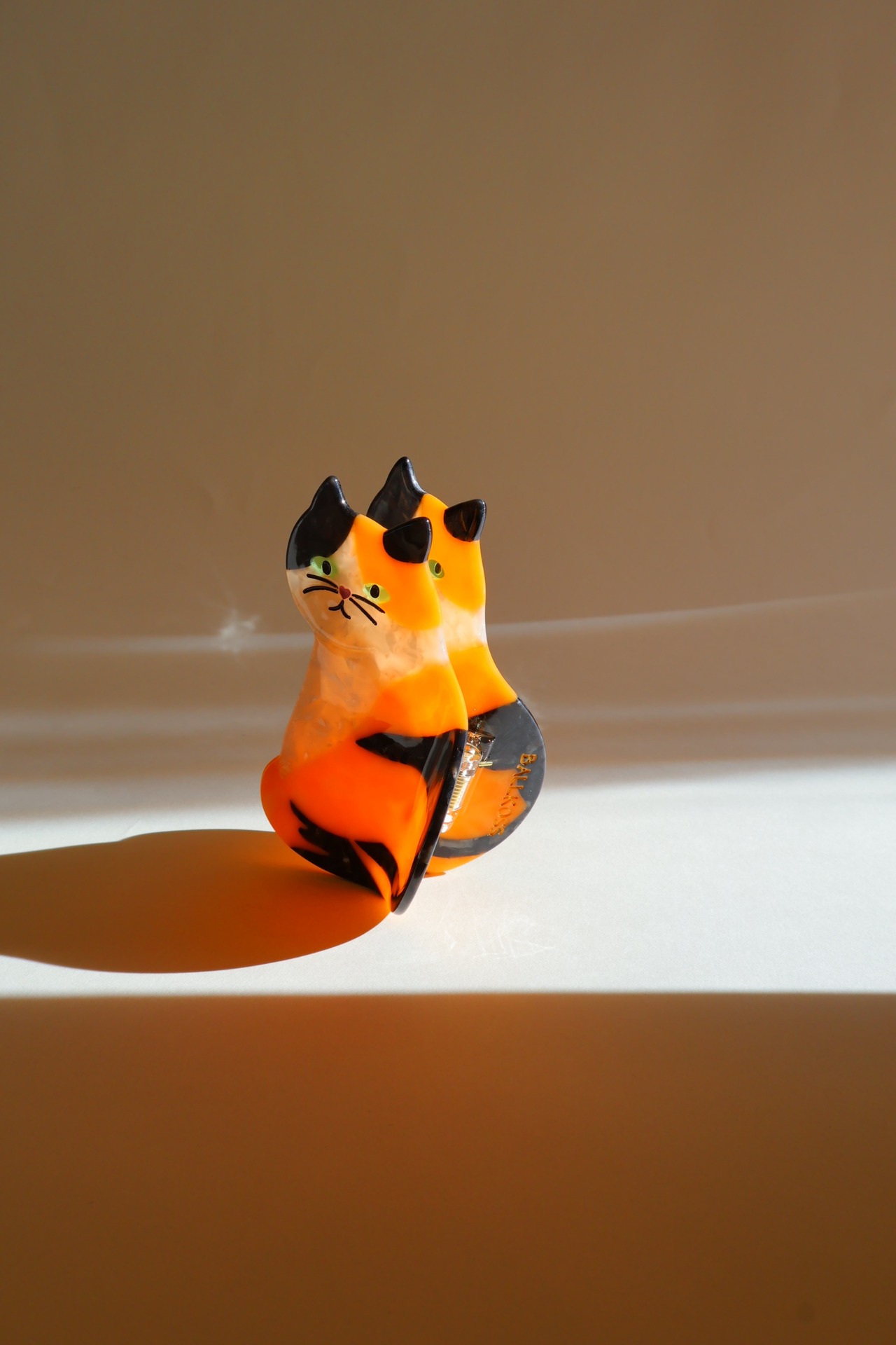 三毛猫のヘアクリップ　