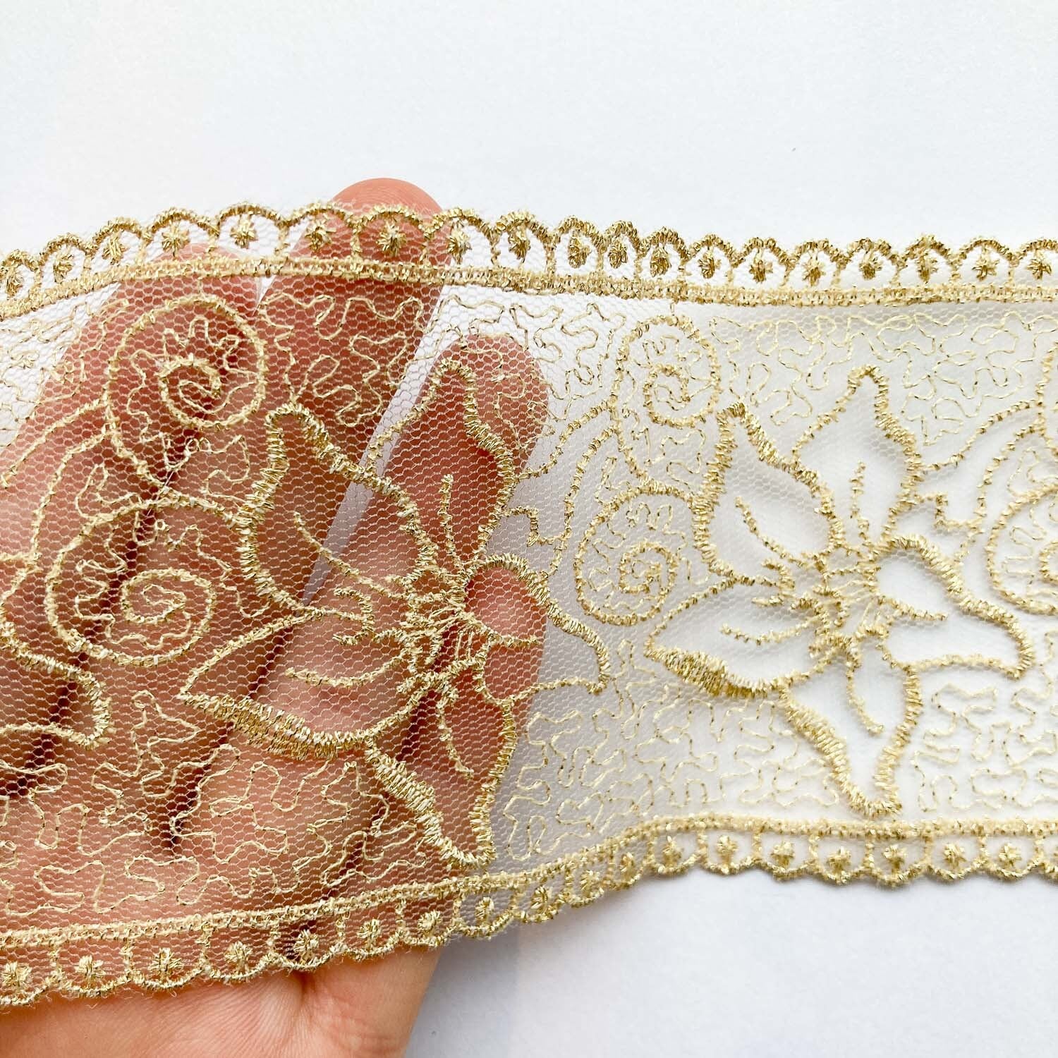 アンティーク 家鴨アップリケ刺繍 繊細な水鳥＆水草花アランソンレース クロス α フランス アンティーク フランスアンティーク チュール生地百合花