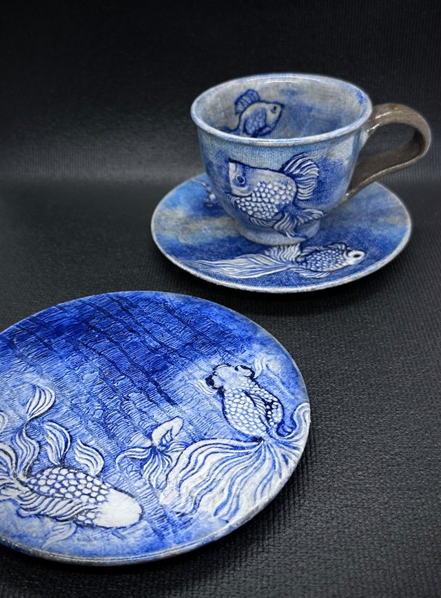 西美紀　｜【金魚】珈琲碗皿と菓子皿セット（カップandソーサー・絵皿）　-  一点物　-