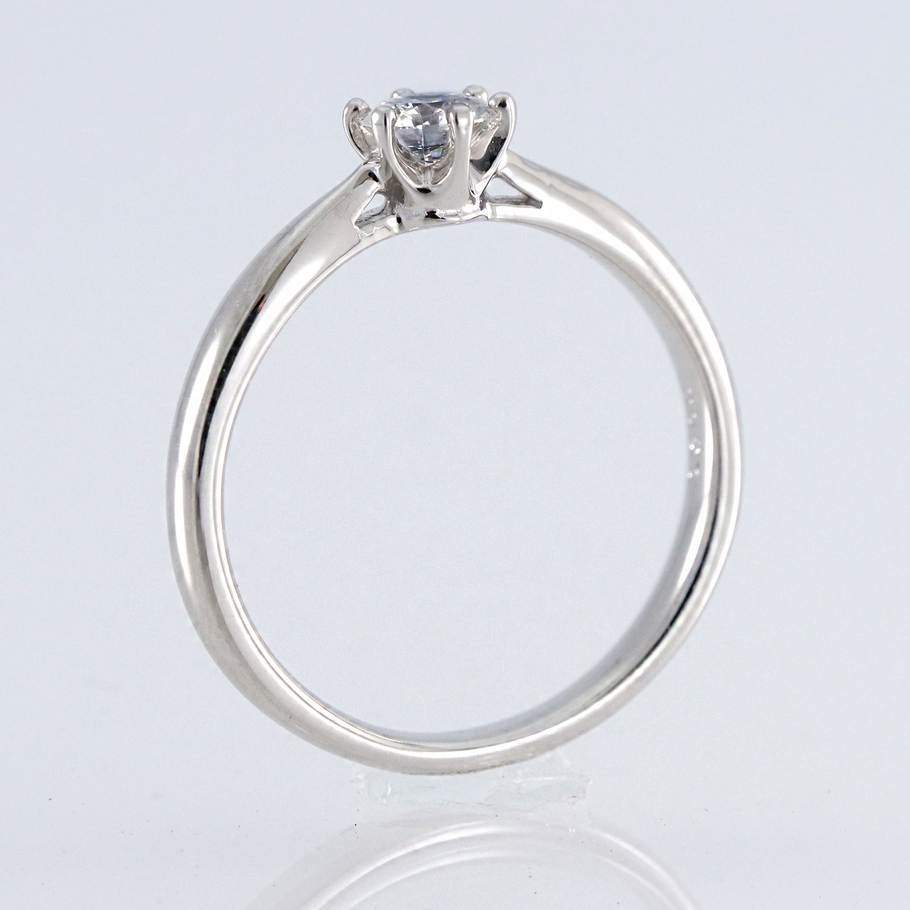 新品PT900 天然ダイヤモンド指輪　0.569ct現状品でのお渡しになります
