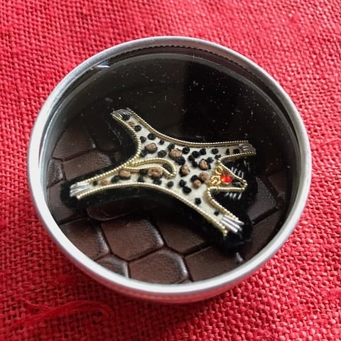 Fil D'araignee Embroidered Pins / フィルダレニエ パンサー