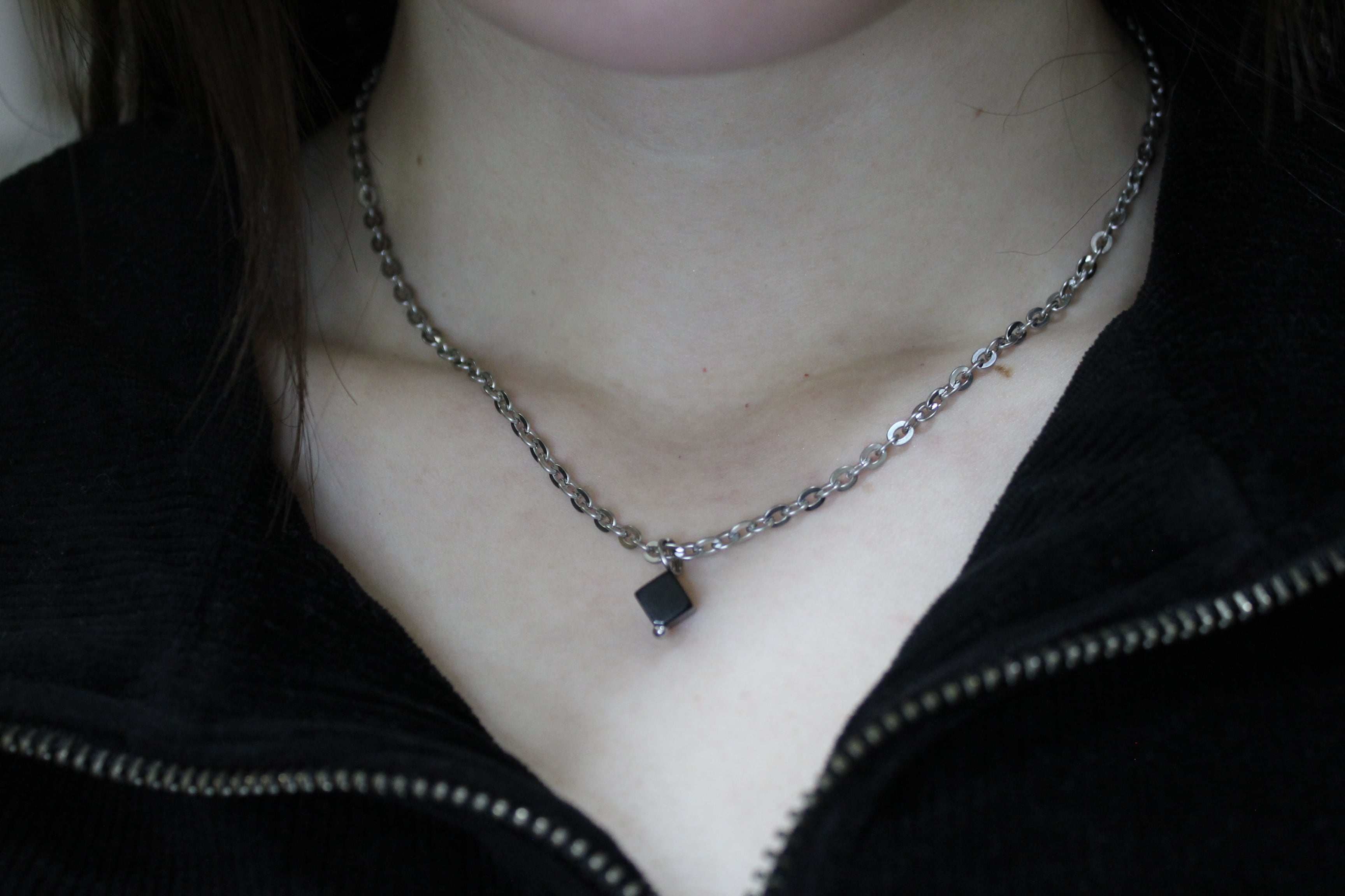 カットオニキス、1センチ角から３ミリ角までまとめて。 オニキス ： Cube cut necklace | tigre