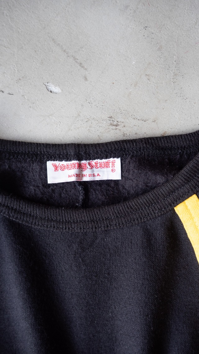 "Young stuff" '90s vintage Multi color line sweat