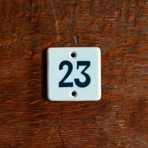 Number Plate / ナンバープレート〈 ルームナンバー・席札・店舗什器・アンティーク・ヴィンテージ 〉114035