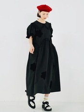 【再入荷】imakokoni　ブラックカラーフラワーデザインワンピース　223588