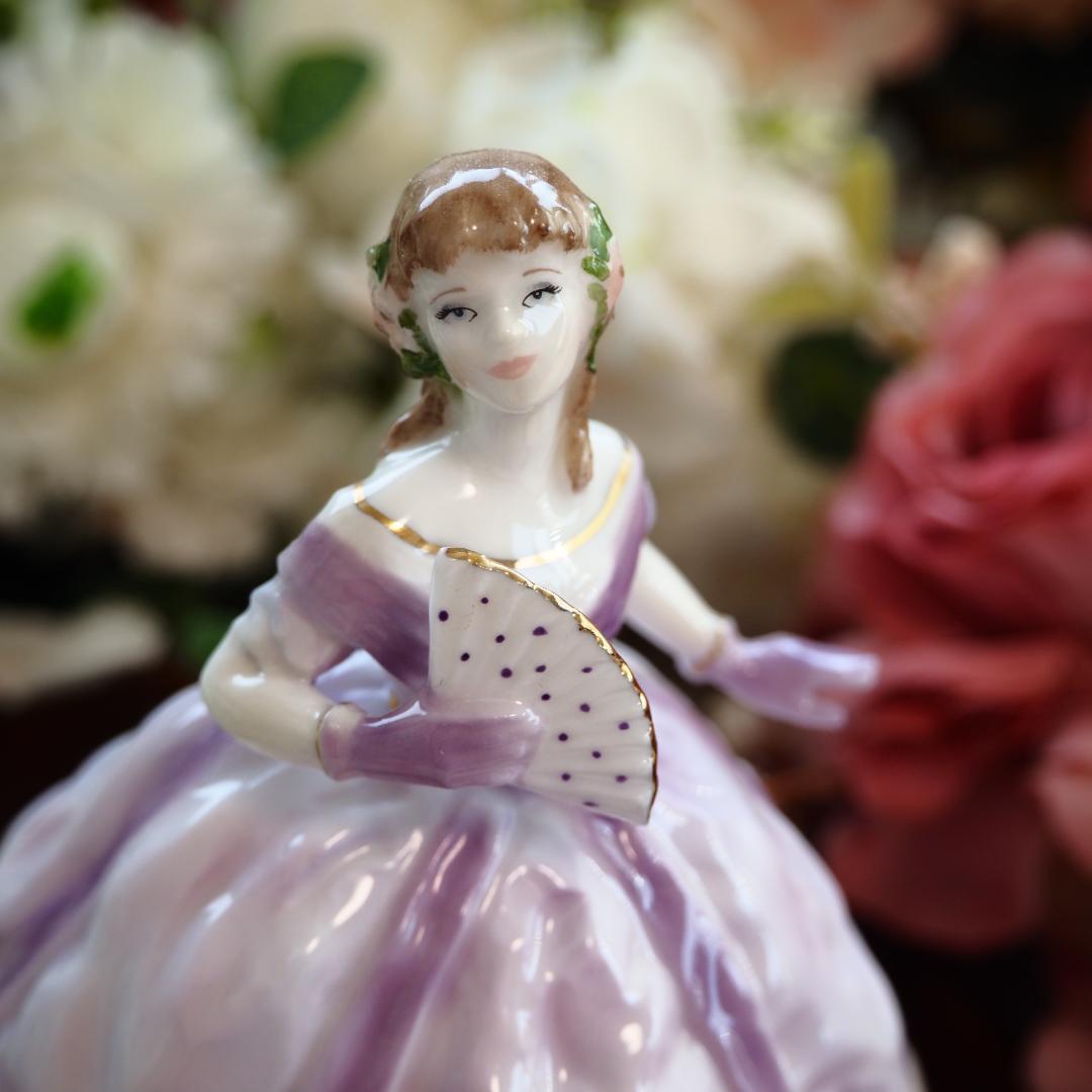 【限定品】ロイヤルウースター フィギュリン 陶器人形 パール シルバー ドレス Amazon | 限定品ロイヤルウースター フィギュリン 陶器人形