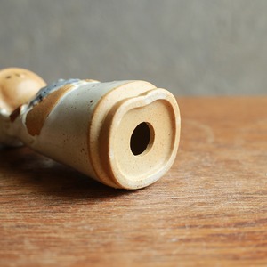 素朴な表情が愛らしい、陶器の調味料入れ 4