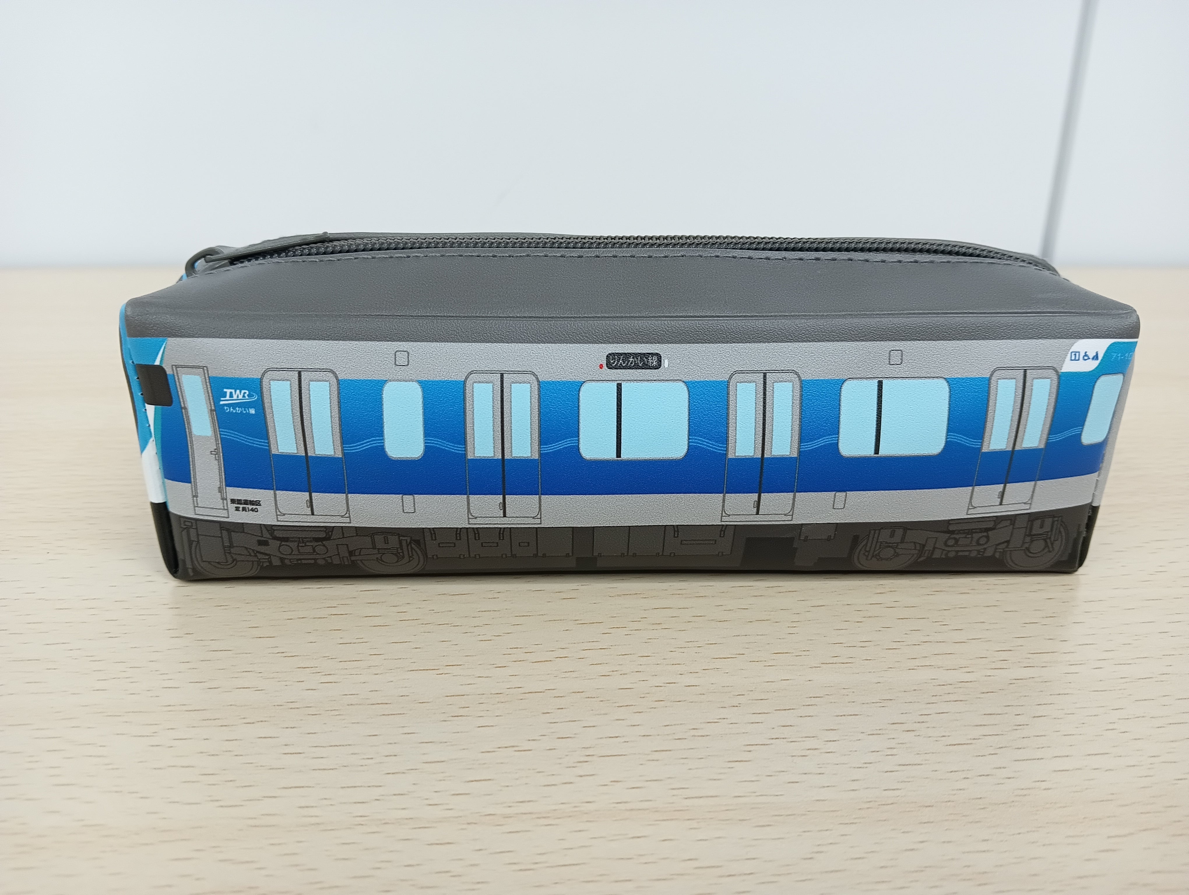 【鉄道】【文房具】【懐かしい筆箱】 楽天市場】タブレットが立てられる筆箱 タツール 片開き 1ドア筆入