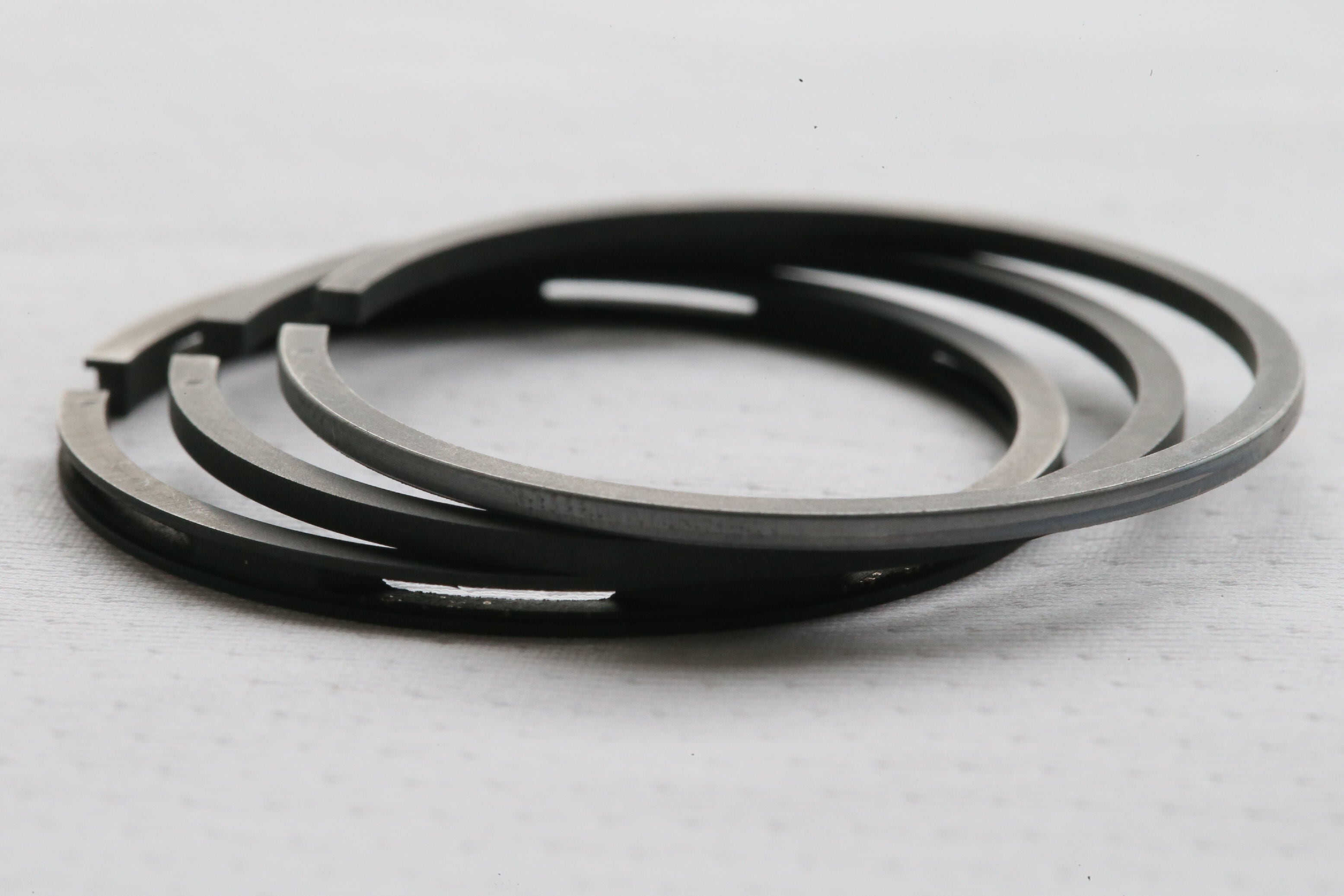 キャブレター中古　ピストン　ピストンリング新品 （Ｃ100　Ｃ105） 希少 ホンダ「スーパーカブC100」白煙対策!! 3ピース構造のオイルリング