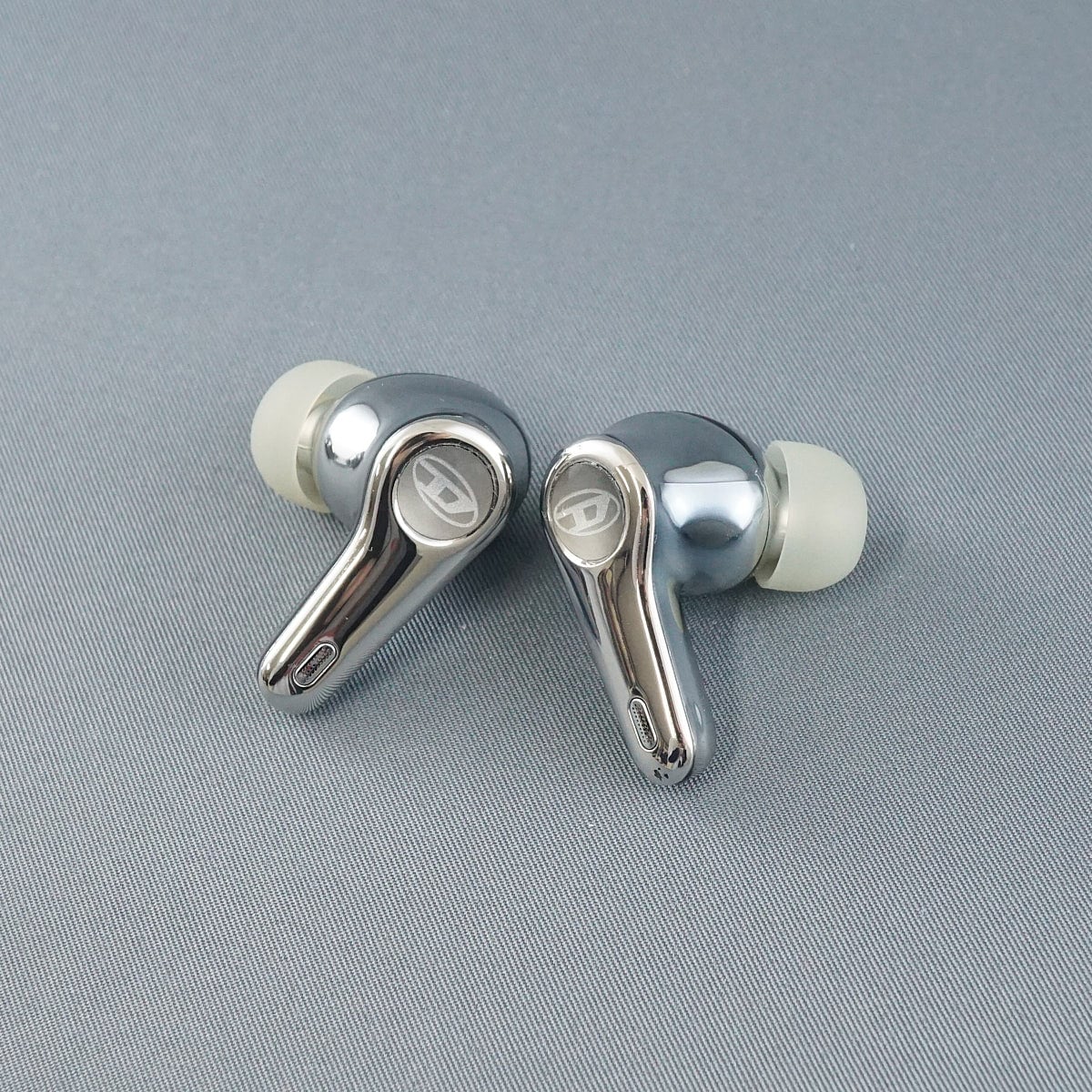 DIESEL True Wireless Earbuds Glossy 完全ワイヤレスイヤホン USED美