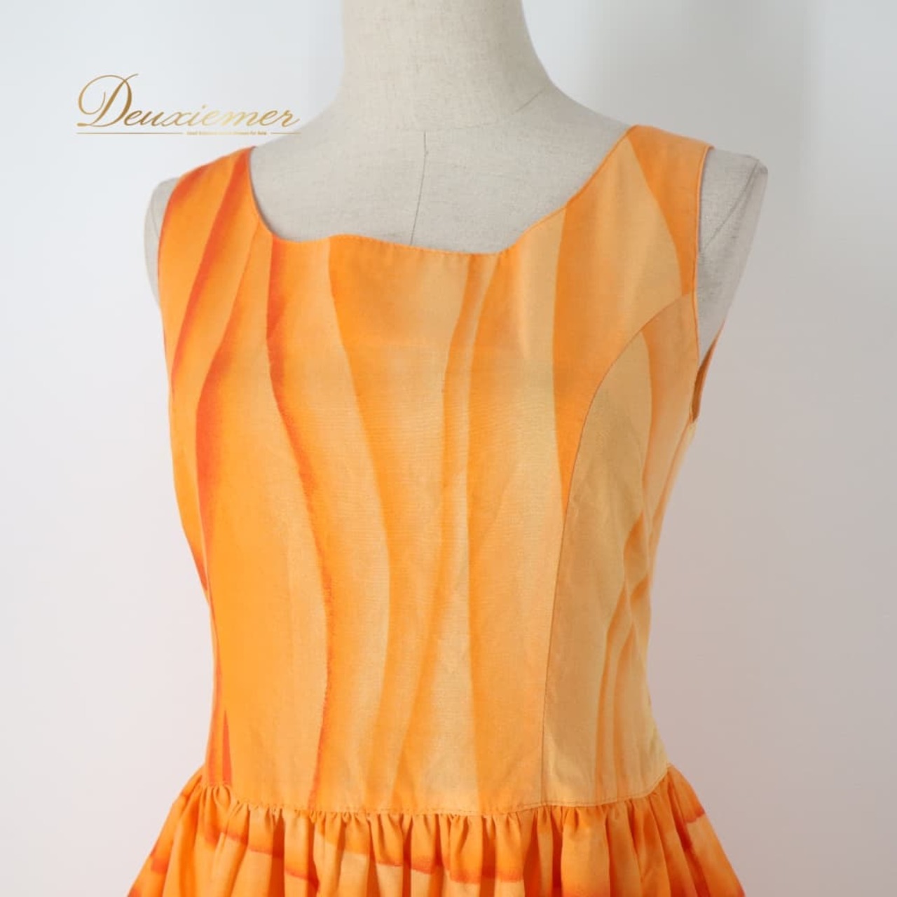 フラダンス 衣装 ワンピース ドレス オレンジ系 ククイ 日本製 Kukui ハワイアンプリント グラデーション ノースリーブ フレア アロハ フラ ダンス レッスン 練習 ダンス衣装 ハワイアンダンス レディース 華やか 鮮やか かわいい おしゃれ フレアワンピース オレンジドレス ハワイアンワンピース プリントワンピース グラデーション柄 カラフル リゾート 旅行 南国風 きれいめ 大人可愛い 上品 ノースリーブワンピース スカート フィットアンドフレア 背面ファスナー ポリエステル 綿混