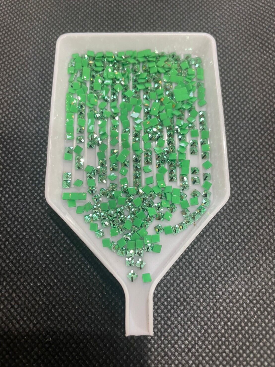 【3816番】メタリックビーズ⭐︎四角(square)ビーズ 5g入り