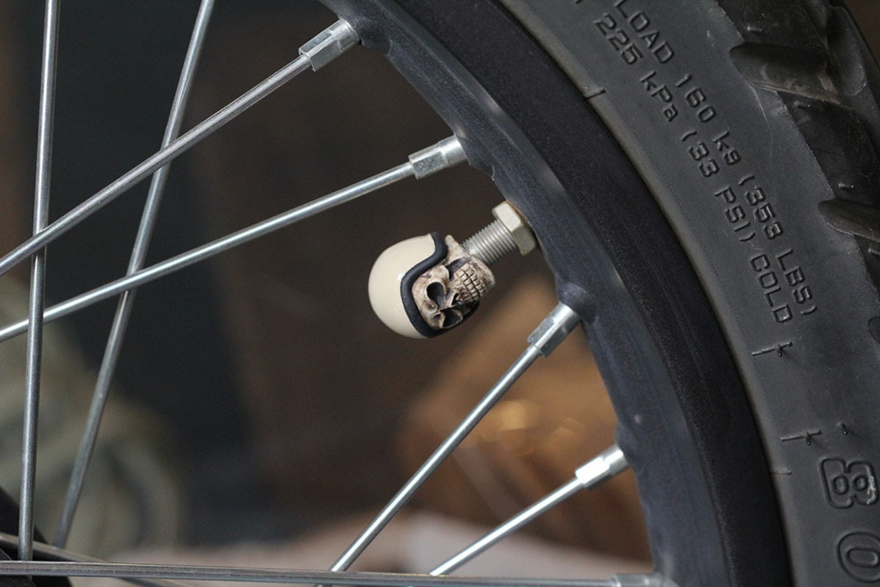 VINTAGE HELL'MET VALVE CAP /CT125ブラウン