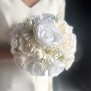 バラ×白ガーベララウンドブーケ☆