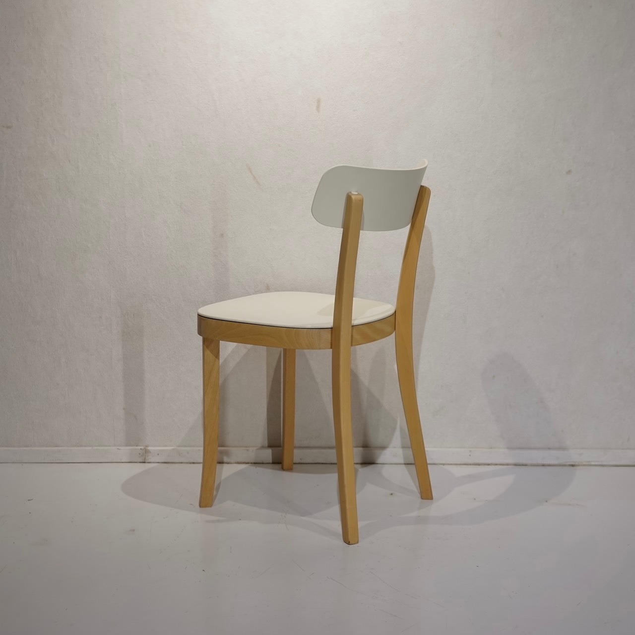 Vitra ヴィトラ Basel Chair バーゼルチェア ダイニングチェア アームレス チェア 椅子 北欧 ナチュラル モダン