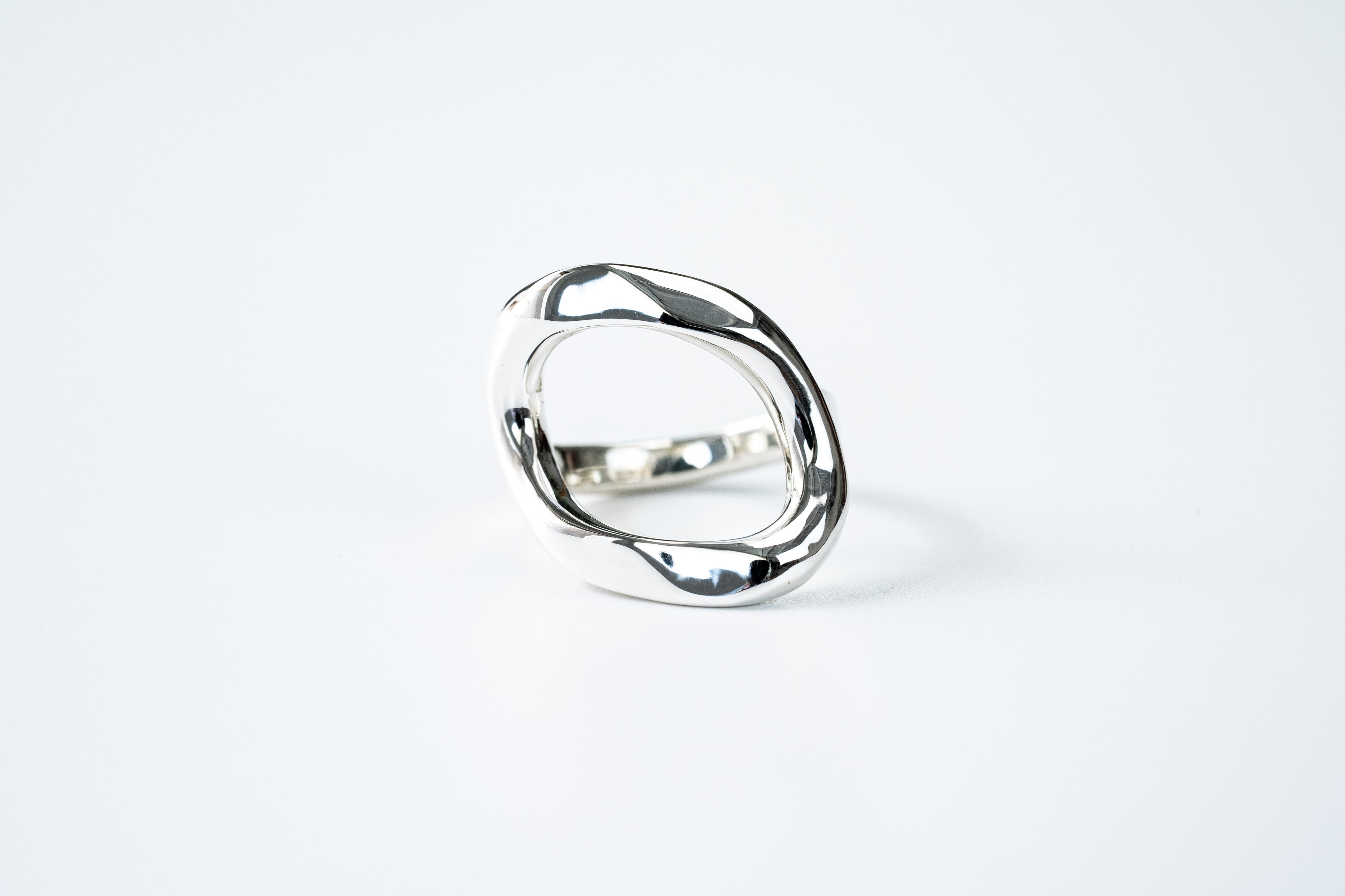 R-062 See through curve ring L