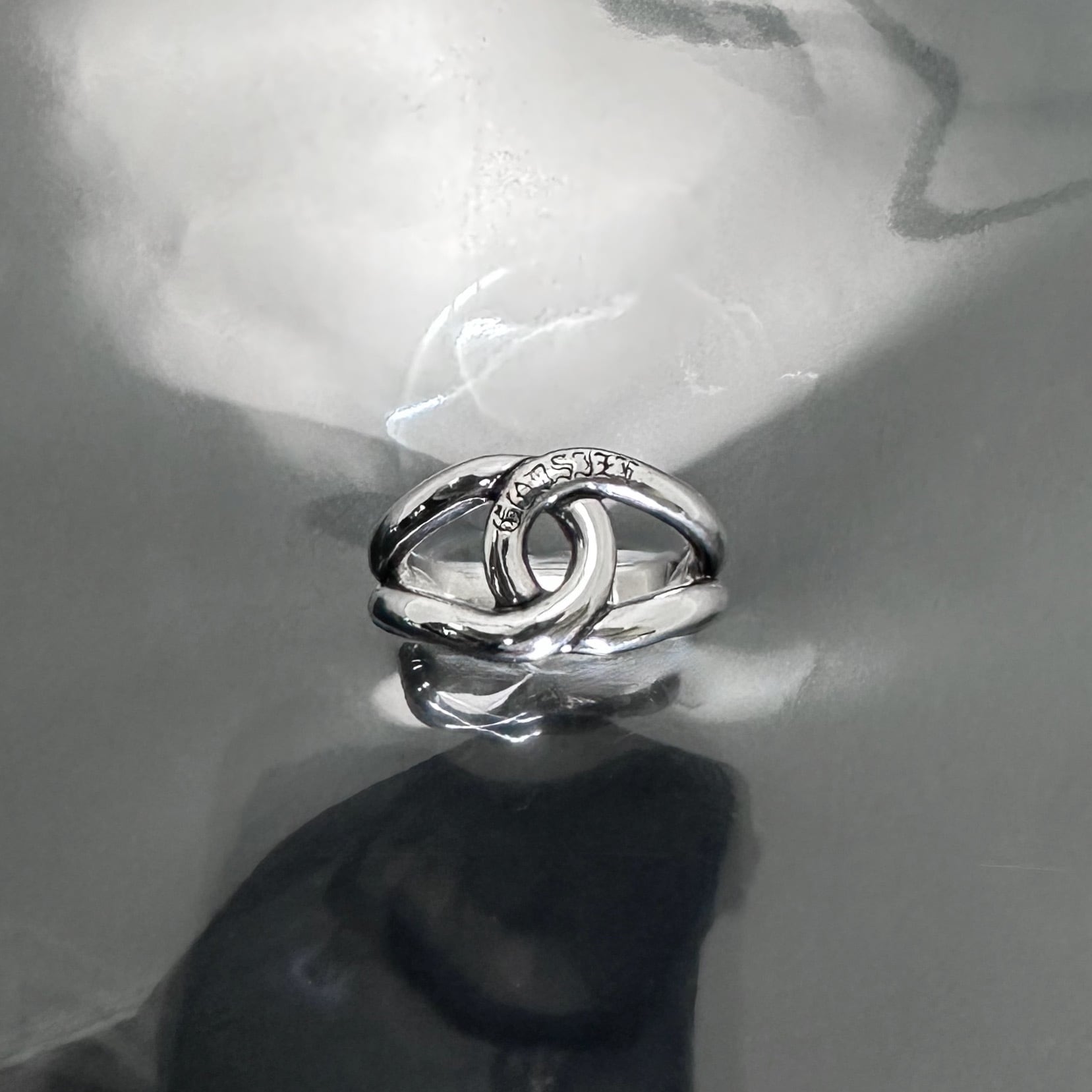 OPEN TEARDROP RING / オープンティアドロップリング | GODSIZE