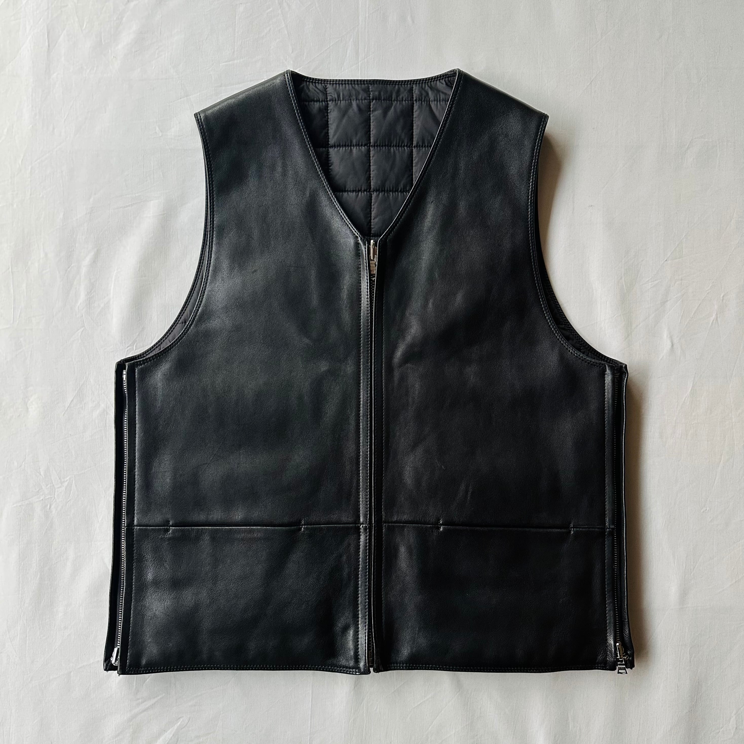YOKE 23AW BLACK LEATHER REVERSIBLE VEST | safarionline