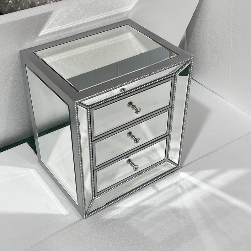 キャビネット ラグジュアリー ミラー 仕上げ ビーズ装飾 おしゃれ かわいい インテリア 北欧 チェスト ガラス 収納 ベッドサイド テーブル シルバー