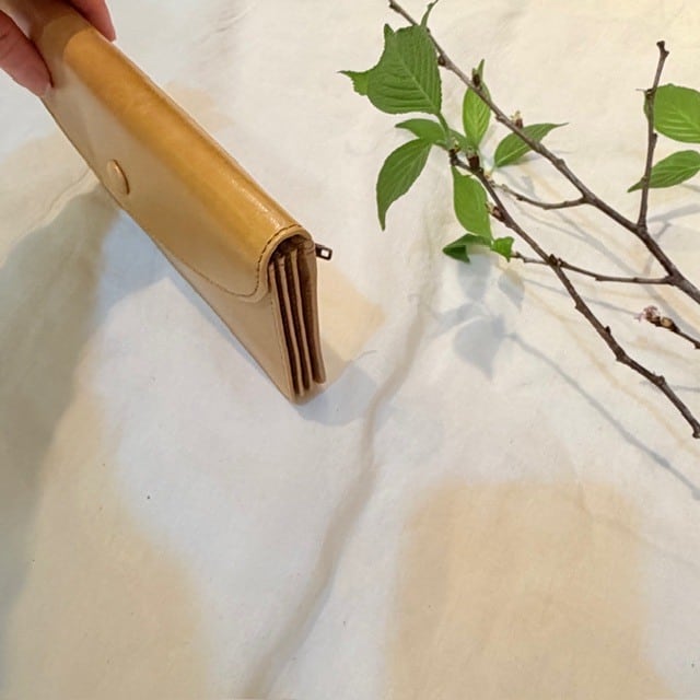 B.stuff　「フラウ」マルチコンバートメント長財布(ディジョン)