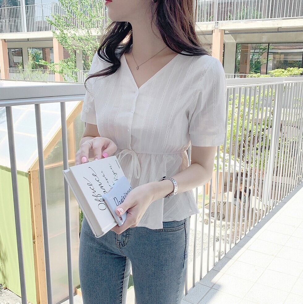 トップス レディース Tシャツ カットソー ショート丈 5分袖 Vネック ペプラム ウエストマーク ウエストリボン かわいい 大人可愛い きれいめ シンプル カジュアル 上品 清楚 フェミニン シック おしゃれ 綺麗 おとな ナチュラル こなれ感 ラフ キュート ガーリー ルーズ 抜け感 爽やか 存在感 無地 OL 通勤 学生 通学 デート お出かけ 女子会 休日 散歩 S M L XL ホワイト ブラック レッド 夏 10代 20代 30代 40代 韓国 韓国系 着回し 普段使い 楽ちん 送料無料