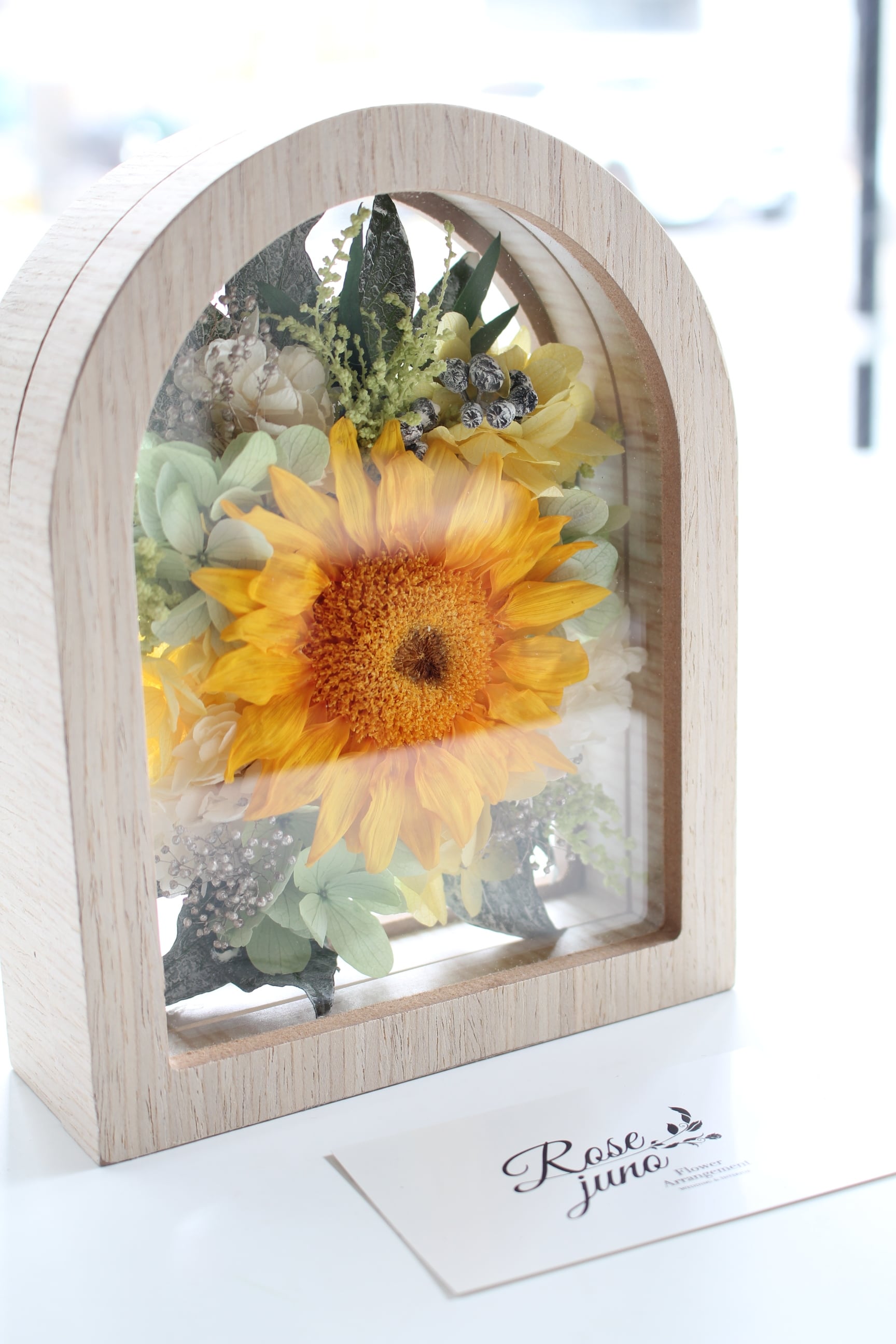 アーチフレームアレンジメントM＜ひまわり中輪＞ | 福岡のプリザーブド