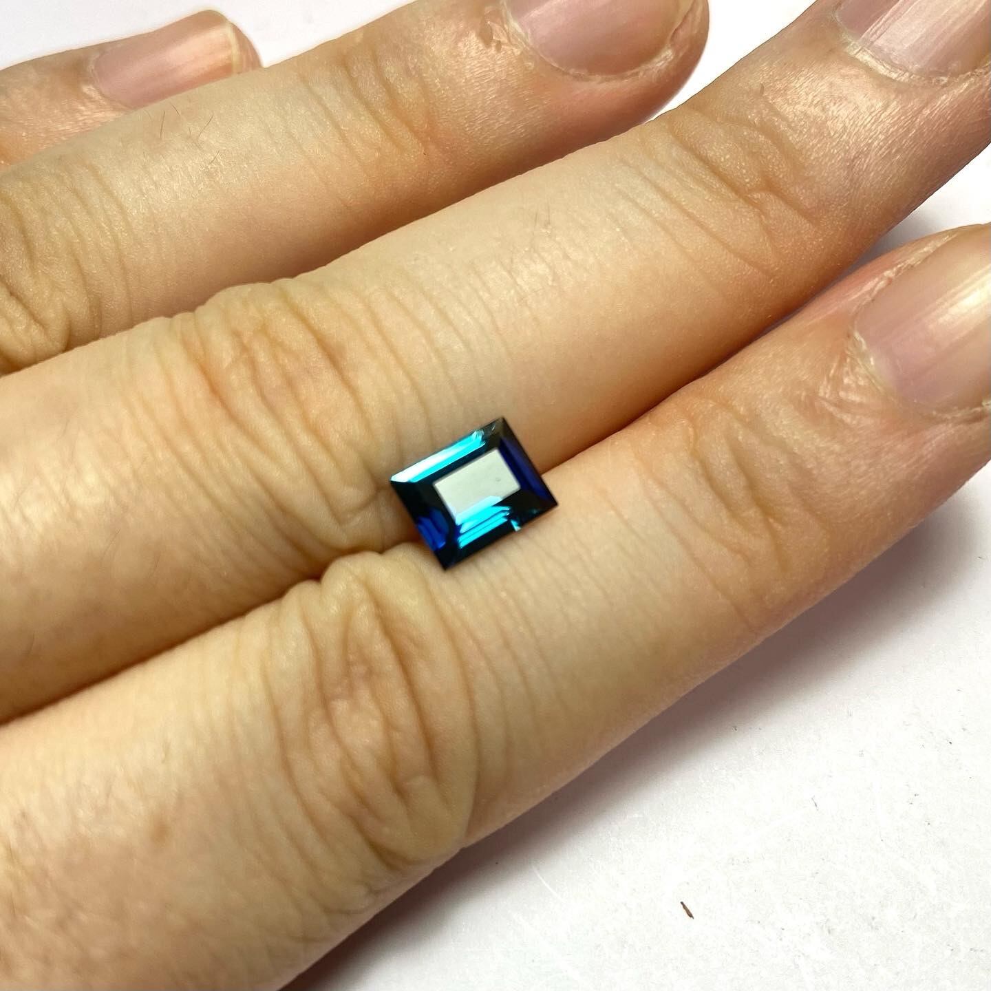 紺碧×ネオンブルーなトルマリン