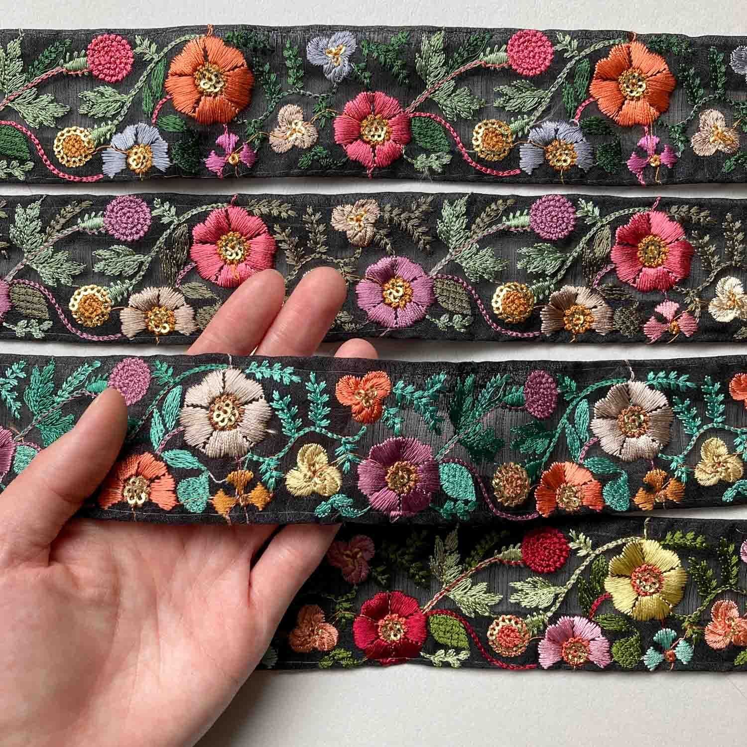 再入荷〉ハート花弁お花刺繍黒地オーガンジーリボン（50cm〜） | Dua
