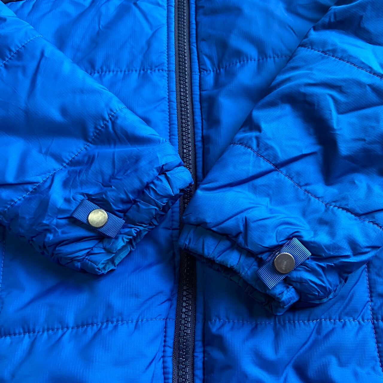 【kids】ザ ノースフェイス 中綿 パフジャケット キッズ ボーイズXS 6歳 120? 古着 子供服 ジャンパー THE NORTH FACE  マウンテンジャケット アウトドア ブルー 青 ネイビー 紺色【アウトドアジャケット】【SS2201-30】 | cave 古着屋【公式】古着通販サイト