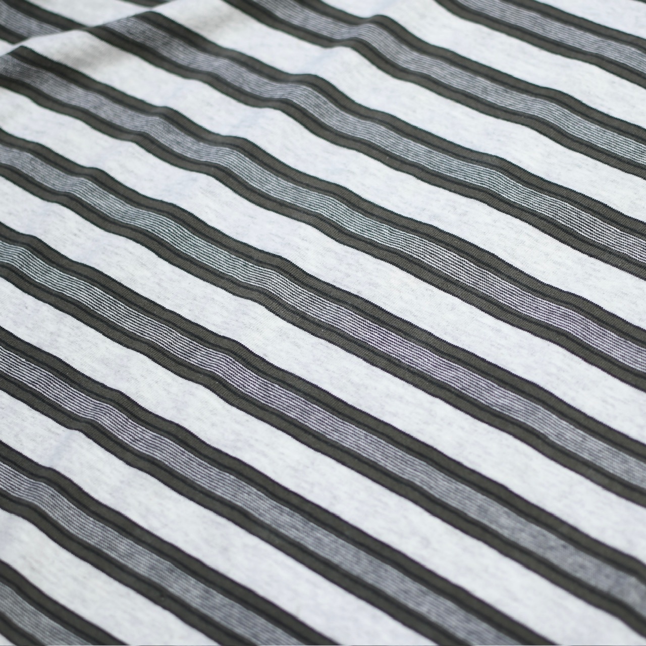 PURITAN wide silhouette multi border tee