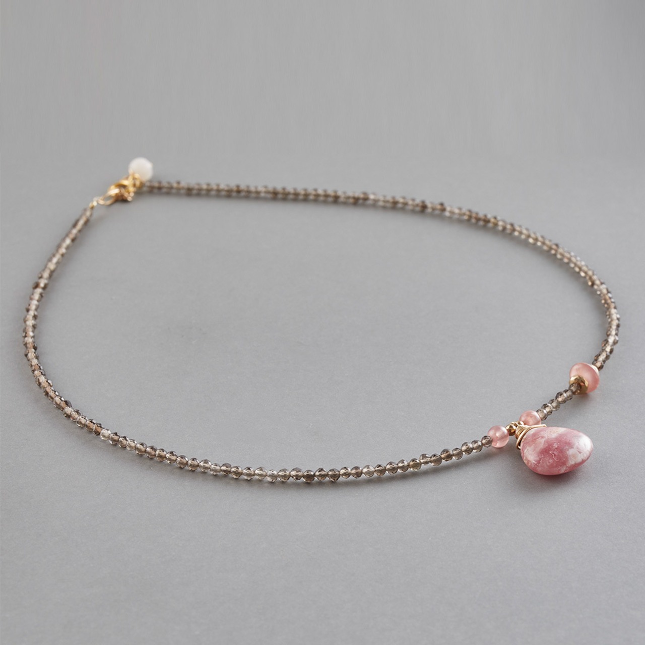 カットの入ったクオーツネックレスとインカローズトップが可愛い！ k14gf インカローズ スモーキー ne1226