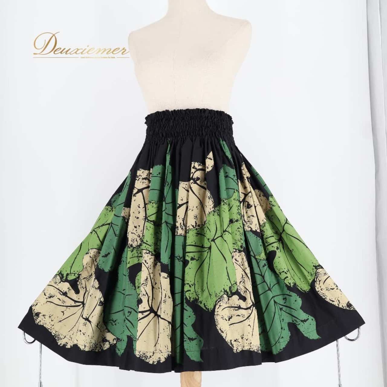 フラダンス 衣装 パウスカート ブラック系 モンステラ柄 植物柄 ハワイアンプリント 黒 アロハ フラ ダンス レッスン 練習 グランジ加工 ベージュ系 グリーン系 黄緑 緑 シングル スカート 華やか おしゃれ 大人っぽい パウスカート単品 モンステラ柄パウスカート 葉っぱ柄 南国風 ハワイアン ブラック グリーン ベージュ 練習用 キッズではない 大人 フリーサイズ 伸縮ウエストゴム くしゅくしゅウエスト 花柄じゃない 総柄 くるっと回る フレアスカート ウエストゴム ステージ衣装 レッスン衣装