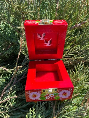 ペトリキフカ塗り　木製ジュエリーボックス（ホメンコ作）　小物入れ